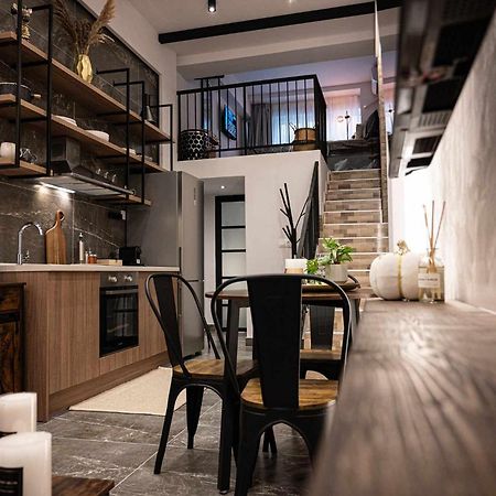 Namaste Lofts Near Seaside Apartment Tesalonika Bagian luar foto