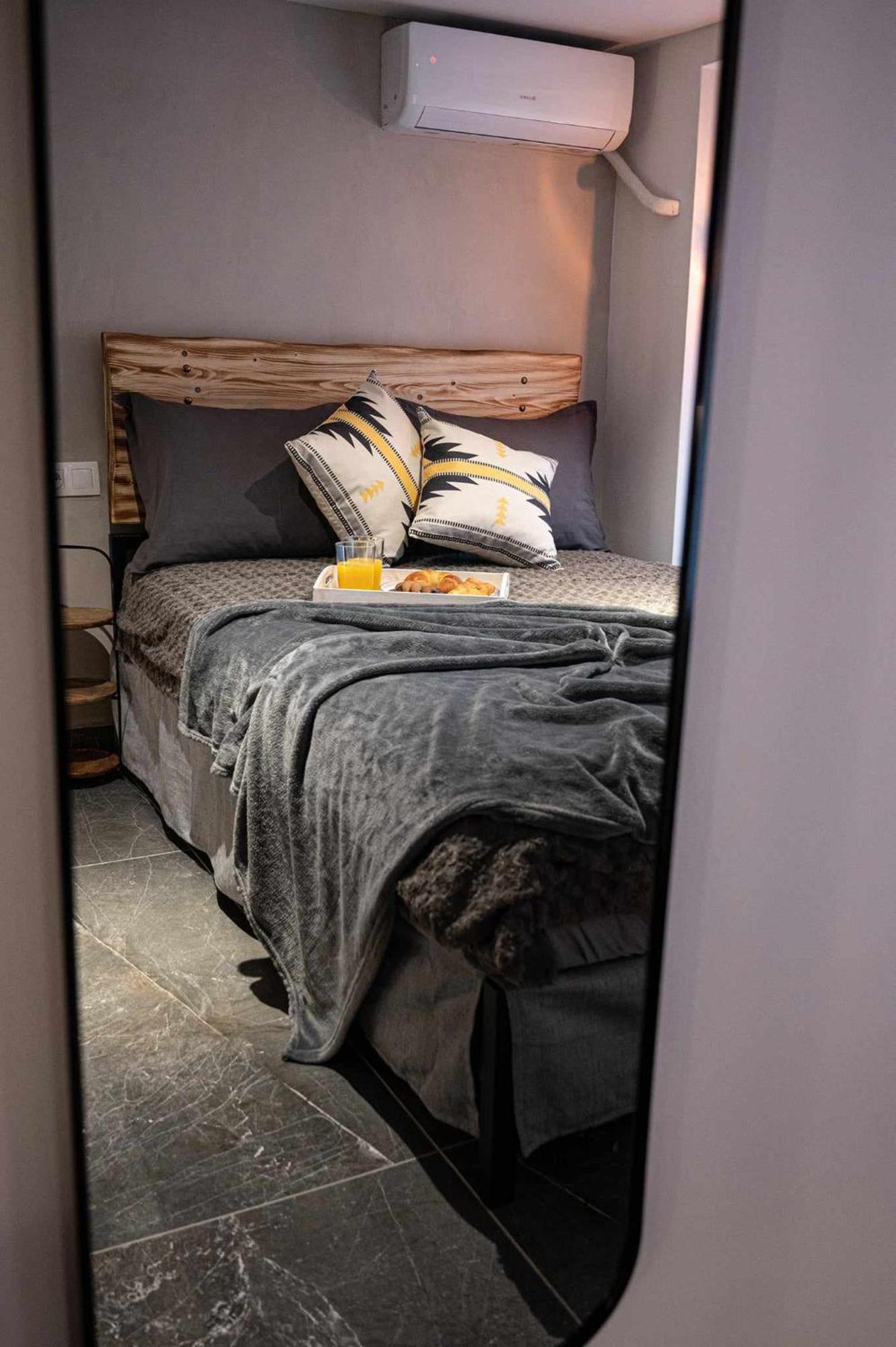 Namaste Lofts Near Seaside Apartment Tesalonika Bagian luar foto